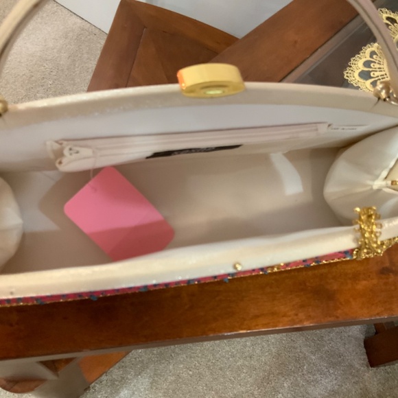 Embroidered Sequin Gold Bow Handmade Elegant Purse - Picture 11 of 12